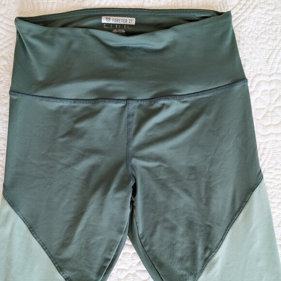 Aesthetic Green and Mint Color Block Leggings - Picture 5 of 7